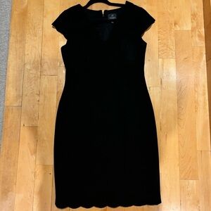 Adrianna Papell Black Crepe Dress - size 8